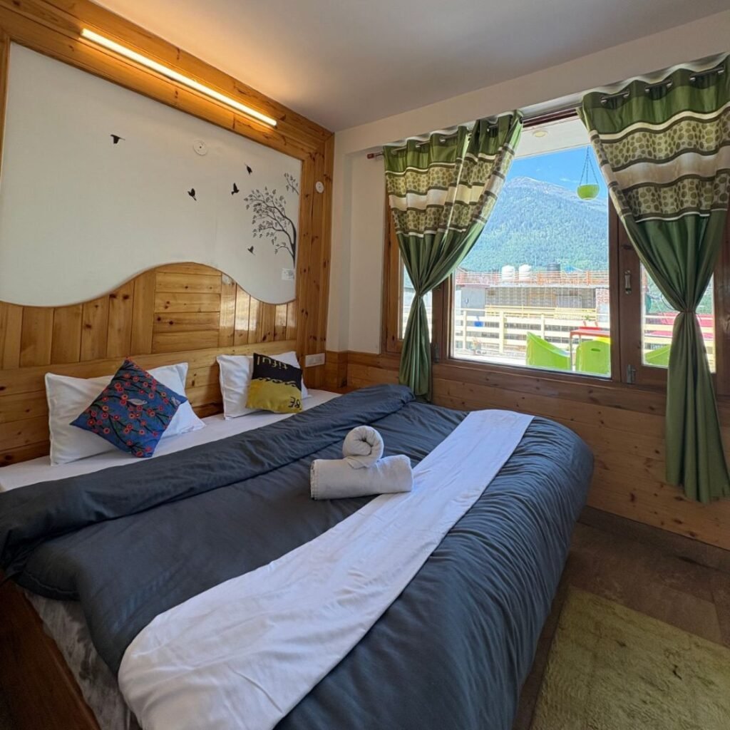Cheapest Hotel in Manali Mall Road | 5 star hotels in Manali with swimming pool | Best 4 Star Hotel in Manali